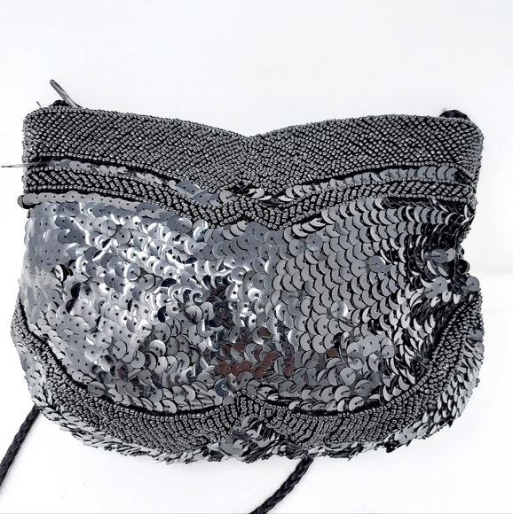 ⭐️5/$20 Black Beaded & Sequins Special Occasion Bag - Picture 2 of 6